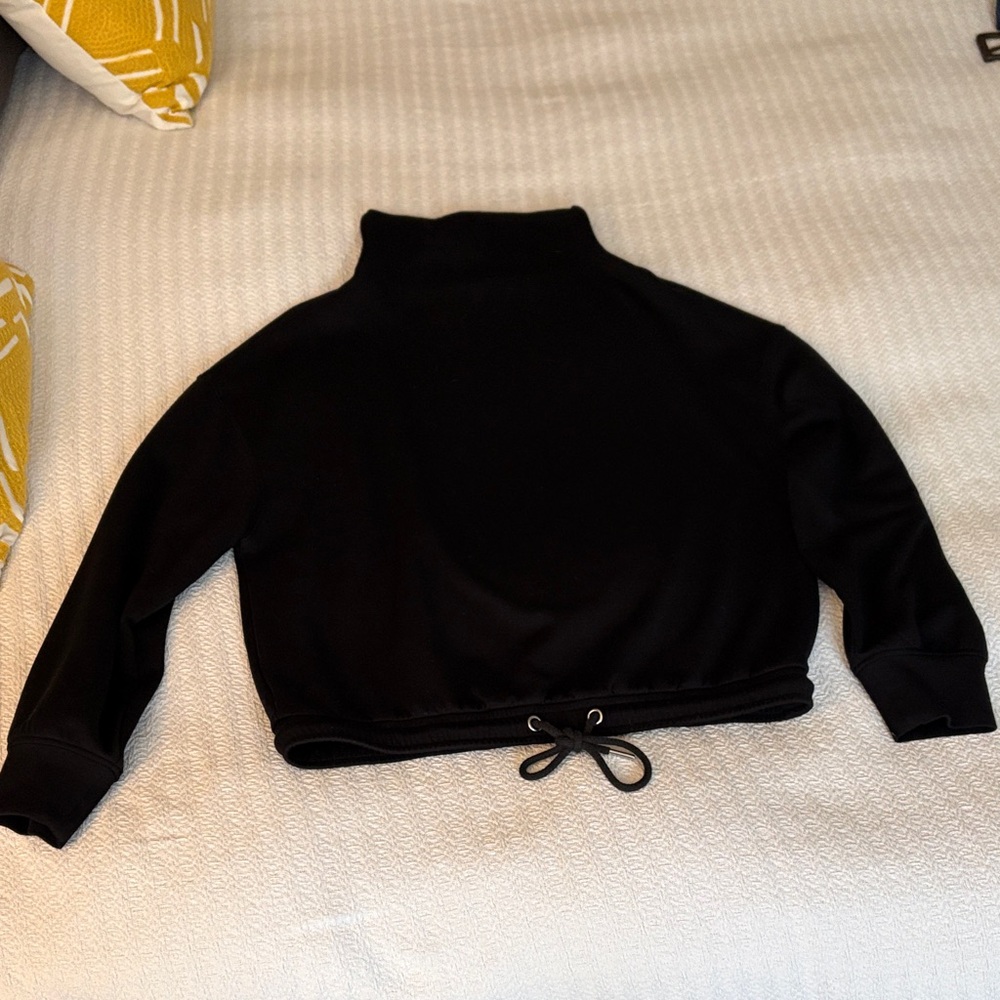 Lou & Grey Black Cropped Funnel Neck Sweatshirt. Size XS.